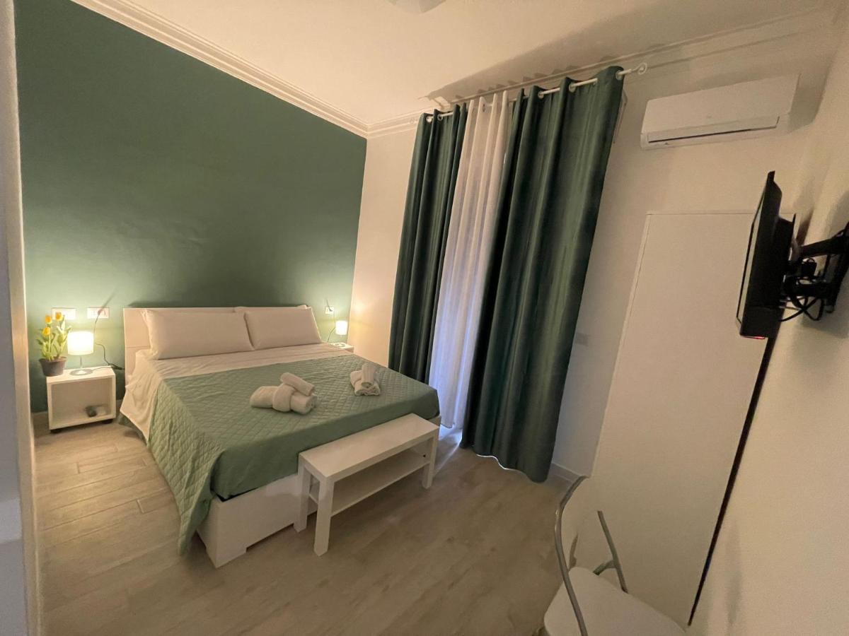 La Stazione 92 Bed & Breakfast คาตาเนีย ภายนอก รูปภาพ