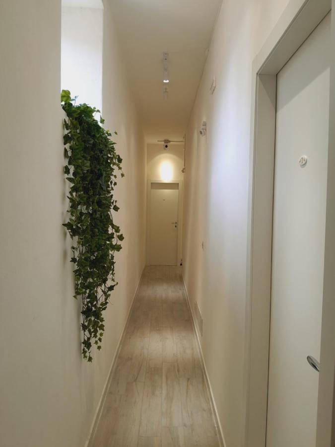 La Stazione 92 Bed & Breakfast คาตาเนีย ภายนอก รูปภาพ