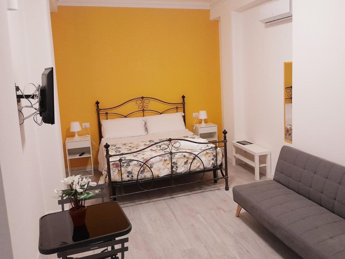 La Stazione 92 Bed & Breakfast คาตาเนีย ภายนอก รูปภาพ