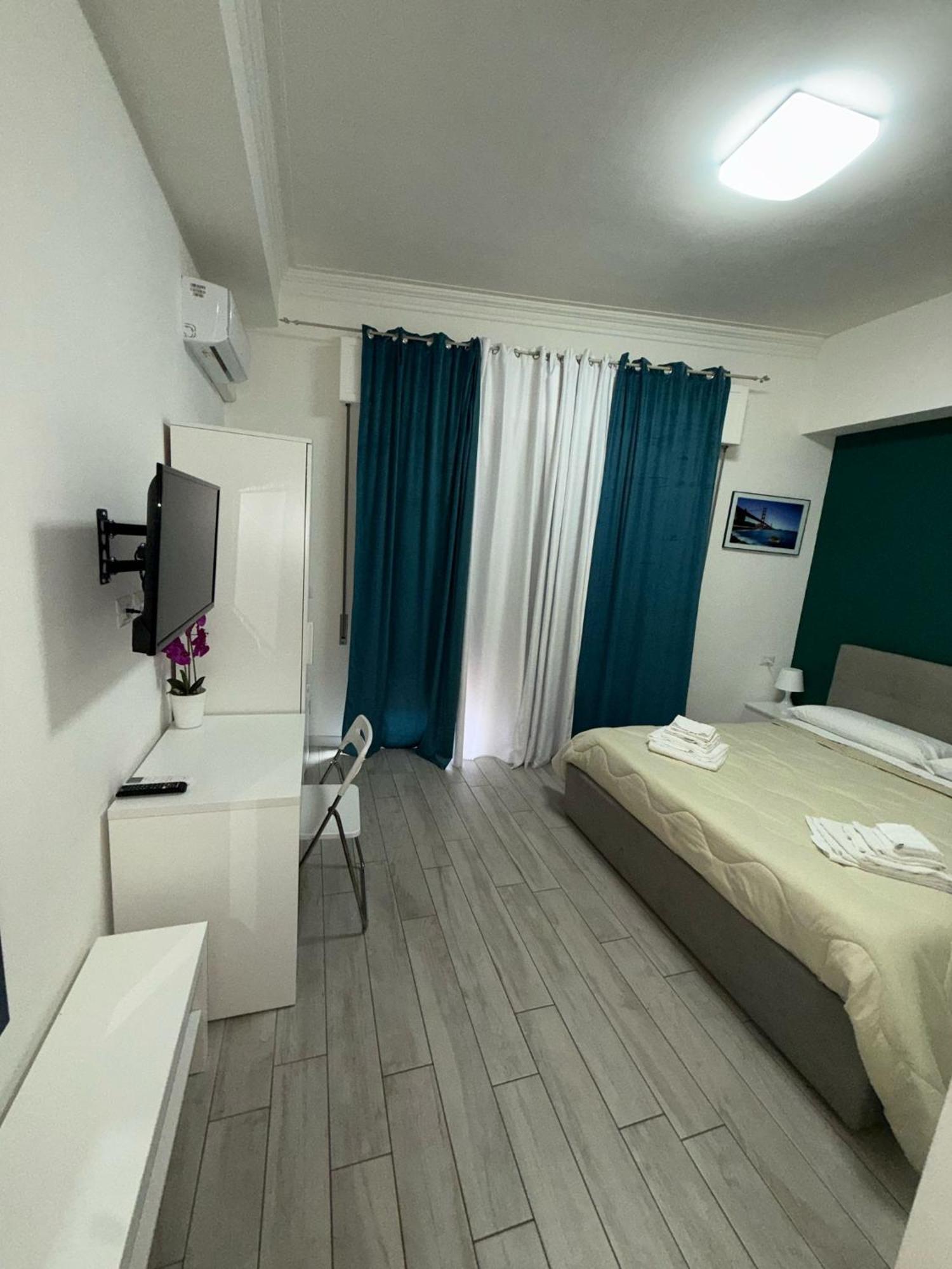 La Stazione 92 Bed & Breakfast คาตาเนีย ภายนอก รูปภาพ