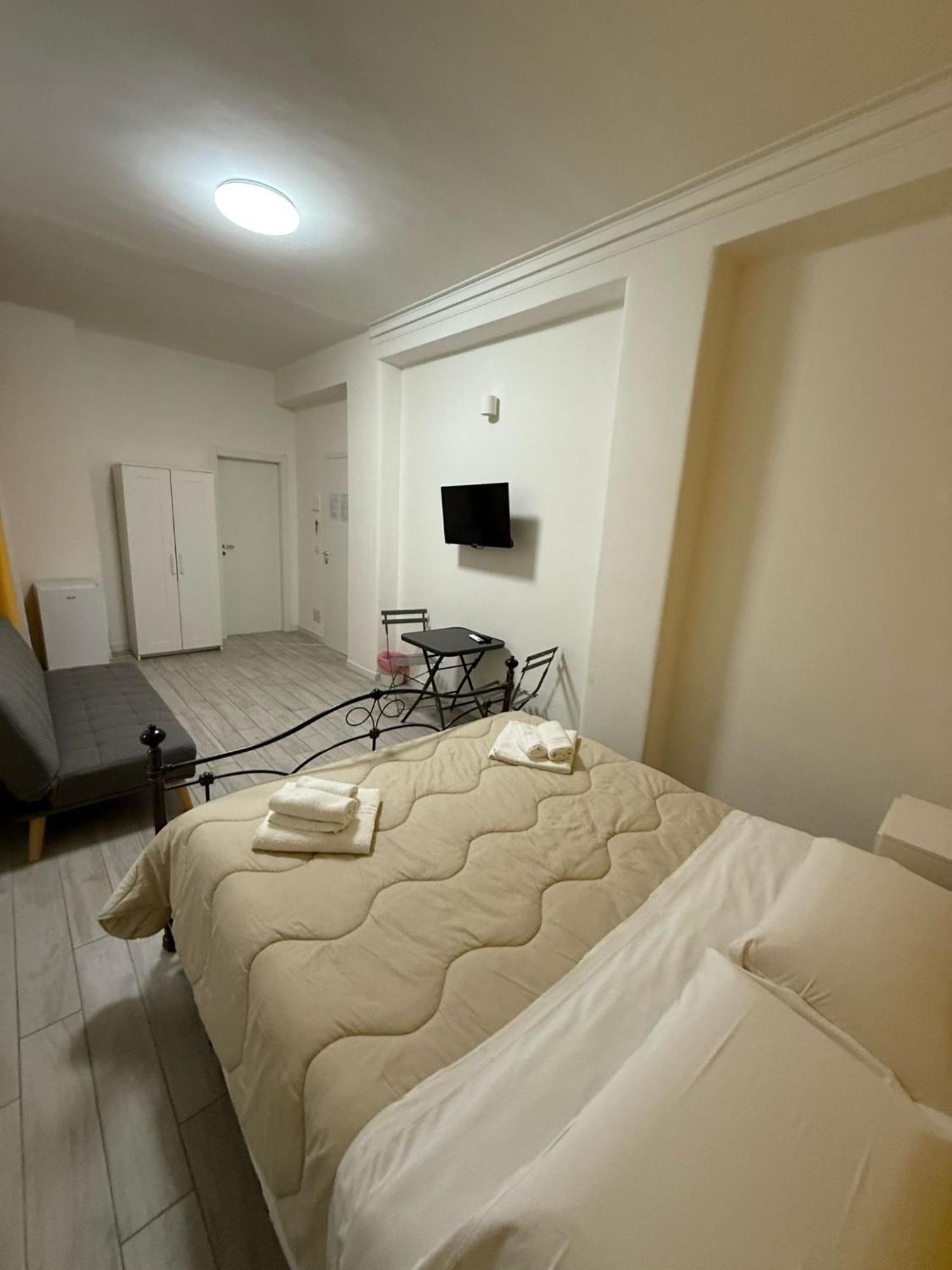 La Stazione 92 Bed & Breakfast คาตาเนีย ภายนอก รูปภาพ